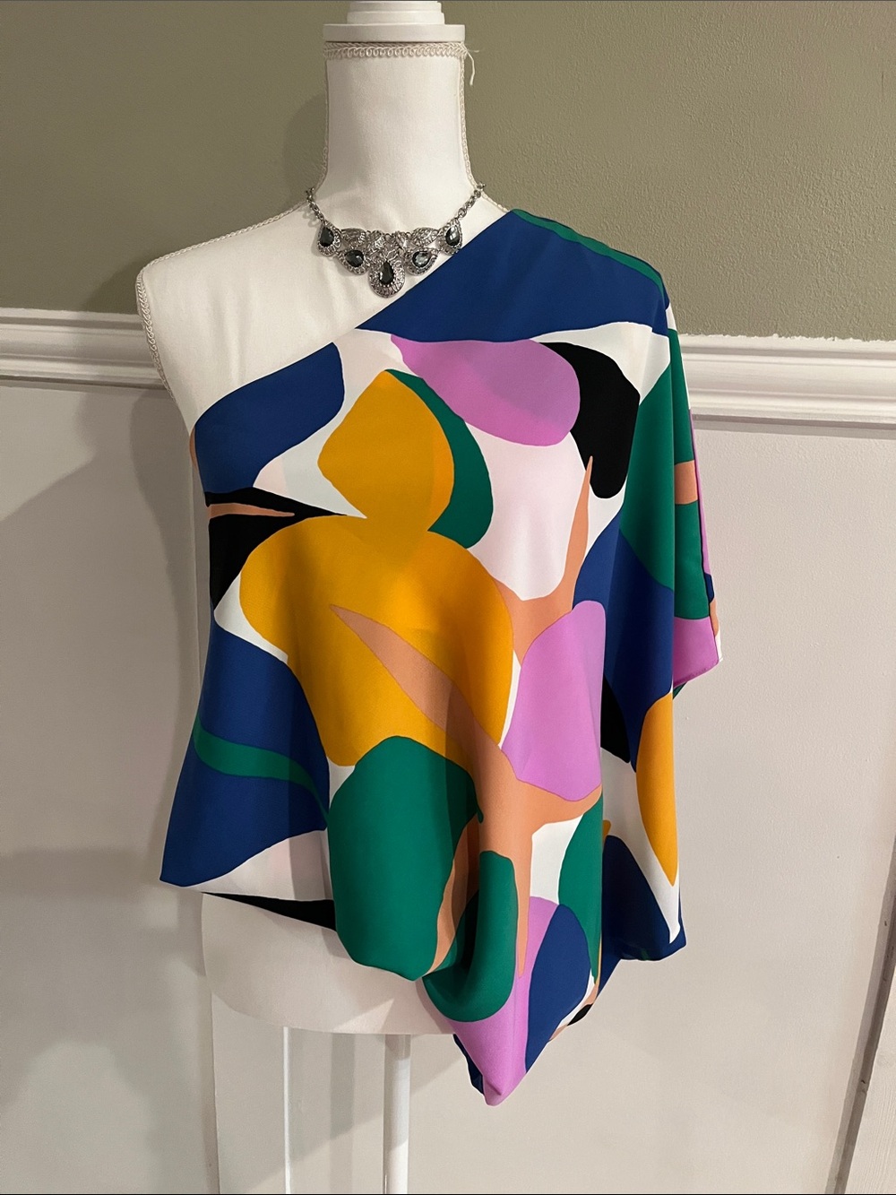 Vici One-Shoulder Asymmetrical Top Blue Green Yellow Lilac Abstract Medium